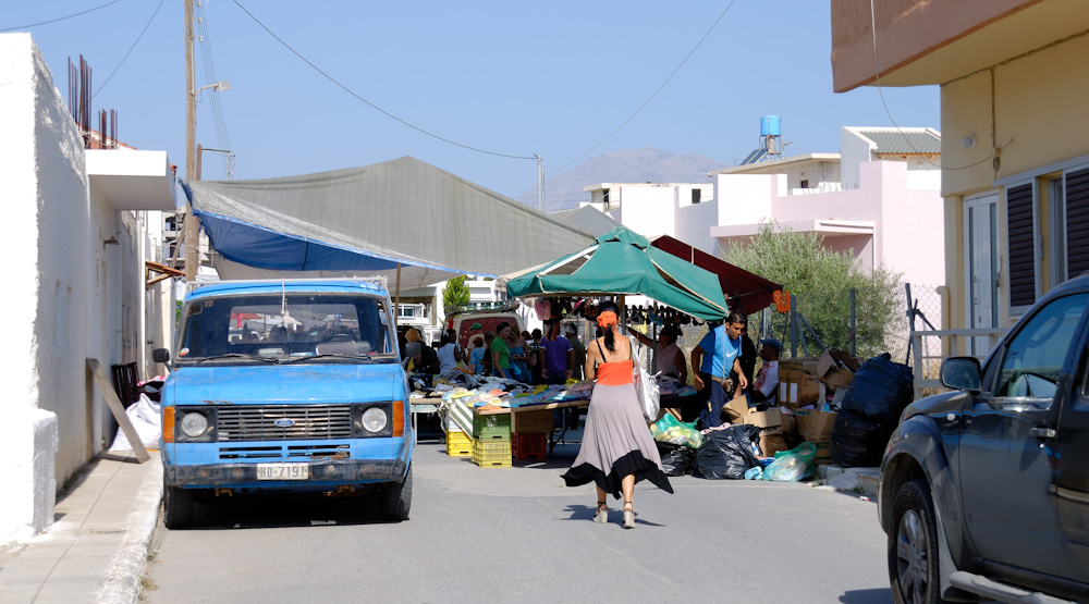 Erstes Ziel, der Wochenmarkt in Timbaki oder Ramschparadies mit allem was man so in der Hauptsaison nicht an dem Mann bringen konnte.