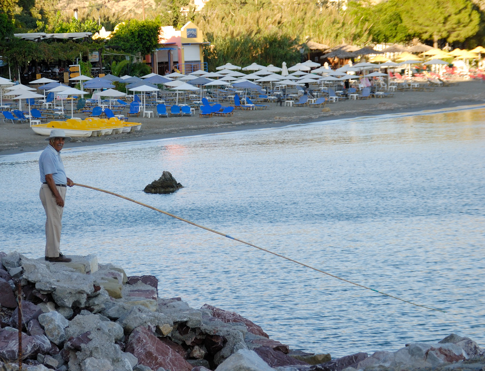 28.9. Ruhetag am Campingplatz. 29.9. Agia  Galini, der Fischer.