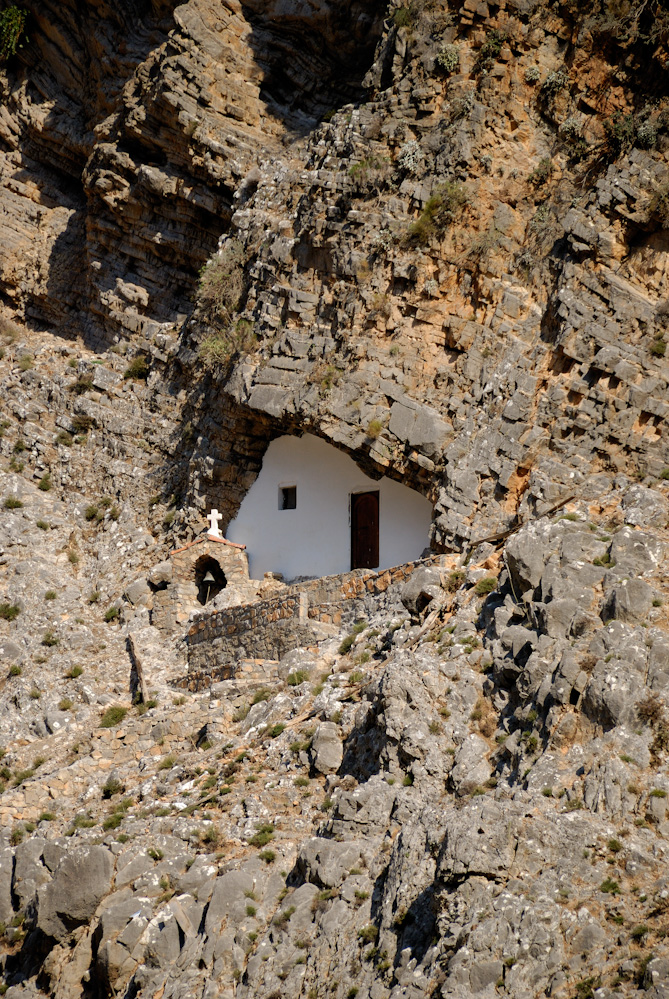 Samaria-Schlucht, Felsenkapelle beim alten Dorf Agia Roumeli, es wurde in den 50er Jahren durch eine Flutwelle zerstört und besteht hauptsächlich aus verfallenen Häusern.