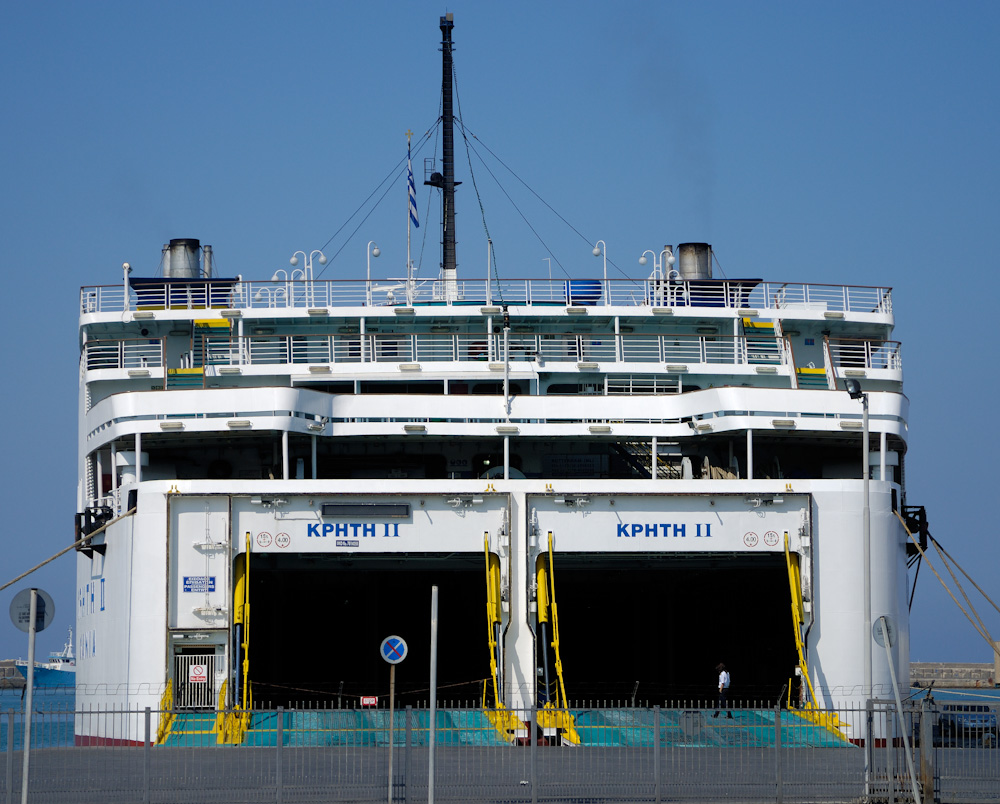 Die ANEK Kriti 2 ist auch schon bereit für das alltägliche Boarding-Spektakel...