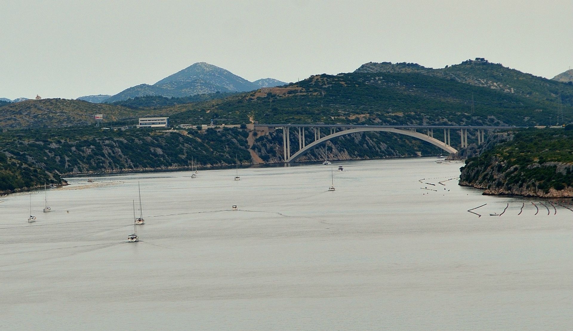 Festung St. Anna (Sv. Mihovil) Blick zur Brücke von Sibenik am Eingang zum NP Krka