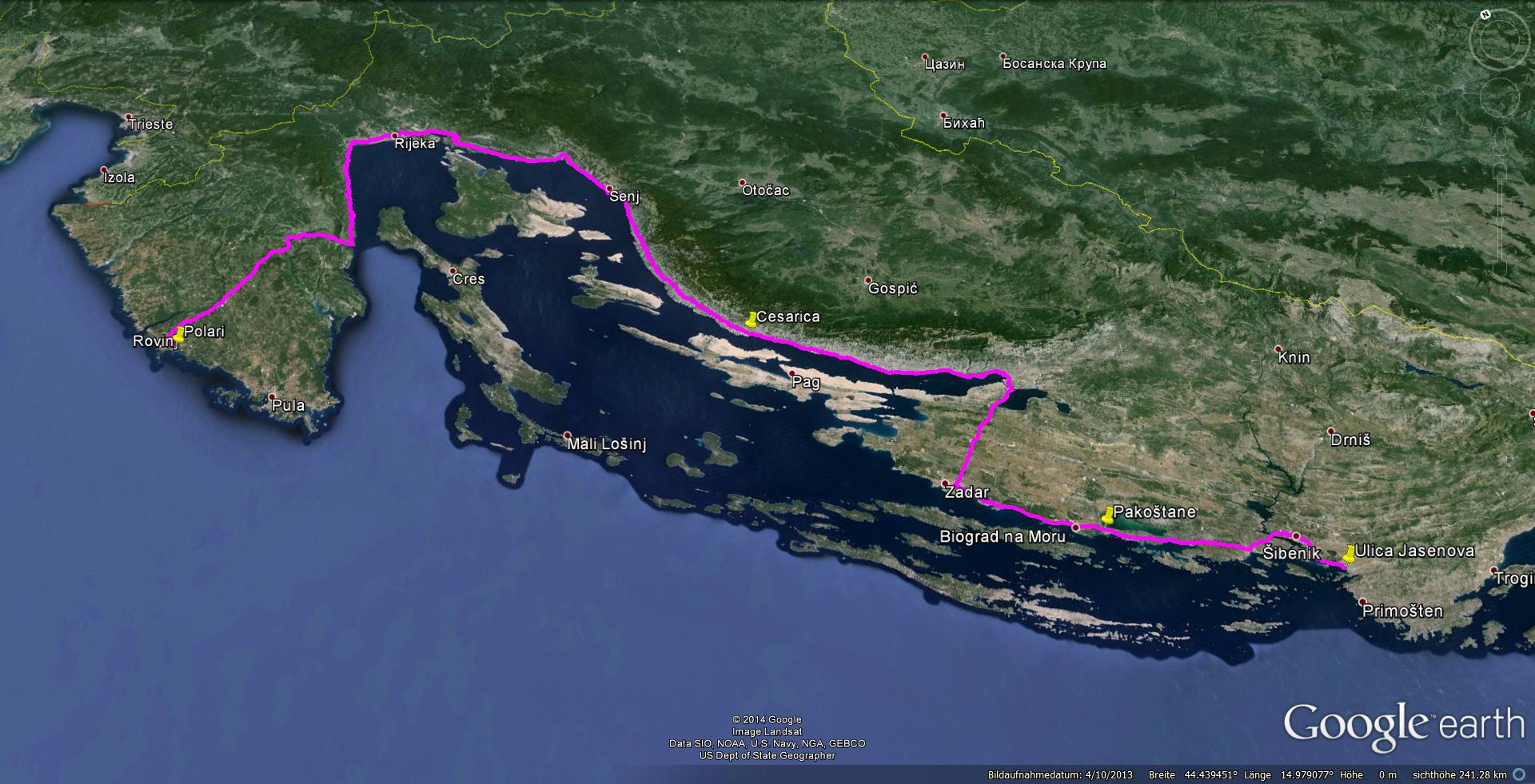 17.6. Um 9:20 Uhr verlassen wir den CP Jasenovo, fahren bis Zadar nur Bundes- und Nebenstrassen. Weil aber das Wetter schlechter wird wechseln wir auf die Autobahn. In Rapain Klanac verlassen wir die Autobahn in Richtung Senj. Das Wetter bessert sich und wir nehmen die Magistrale bis Rijeka, weiter durch den Tunnel Ucka nach Rovinj zum CP Polari. Nach 405 km checken wir um 14:45 Uhr ein. Der CP ist erwartungsgemäss gut ausgelastet, wir bekommen aber noch eine schöne Parzelle im unteren, strandnahen Bereich. Jetzt wird erstmal der Griller ausgepackt und Bier & Wein eingekühlt. Am Abend sitzen wir noch lange vorm Womo...